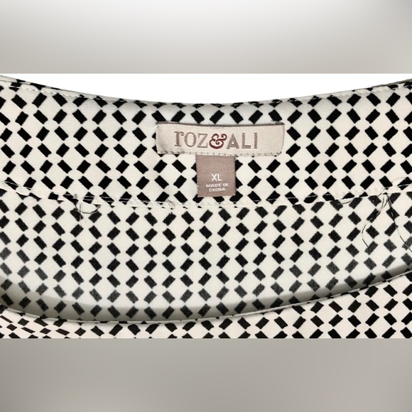 EUC-Sz XL Roz & Ali Top - Picture 4 of 5